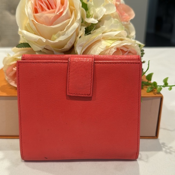 Authentic Salvatore Ferragamo wallet - Picture 2 of 13